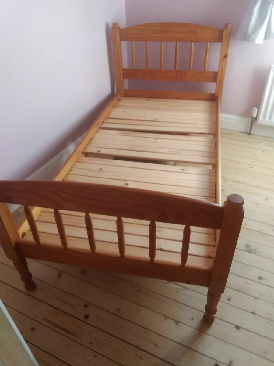 Single bedframe free