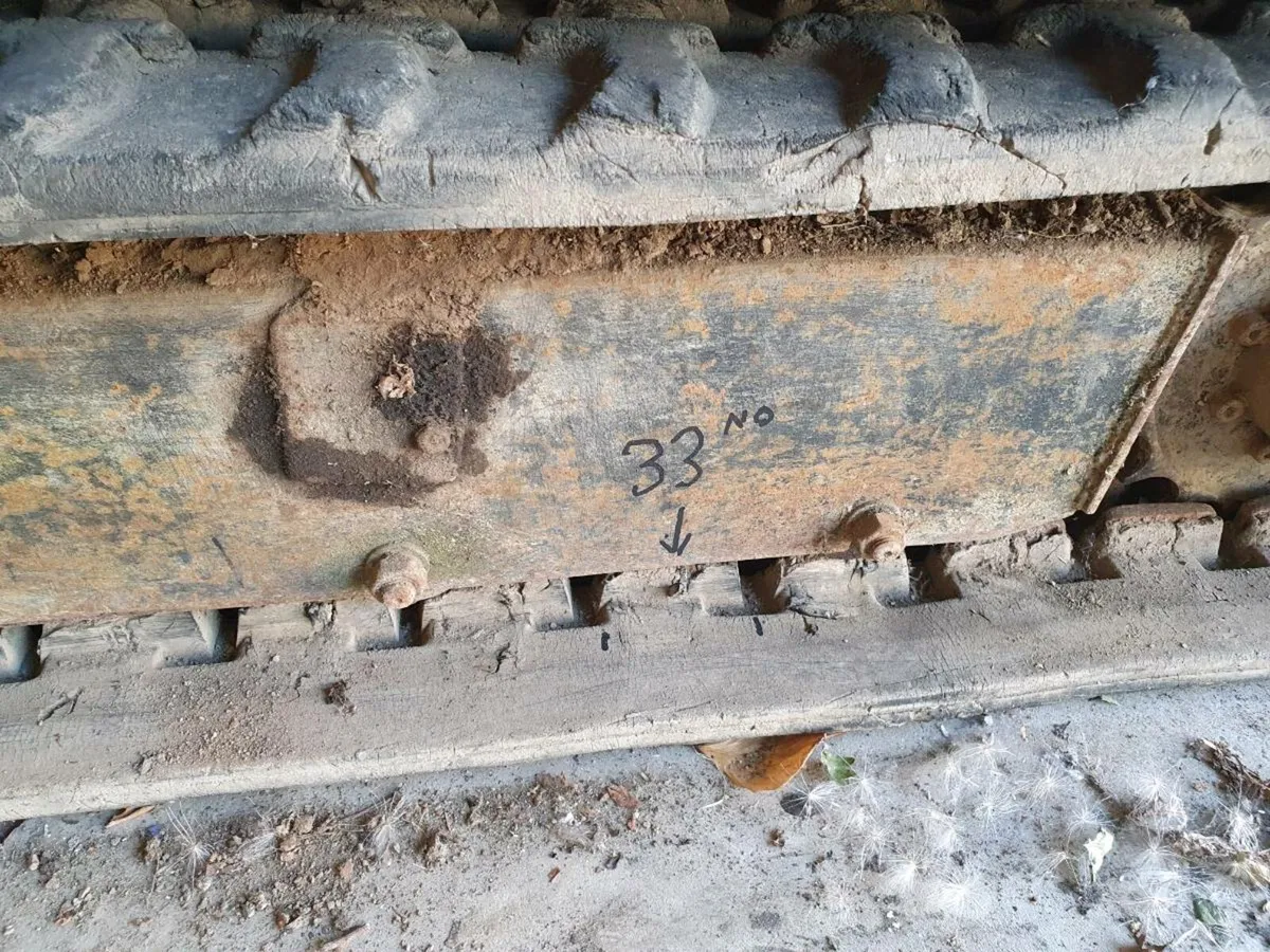 Mini digger track - Image 1