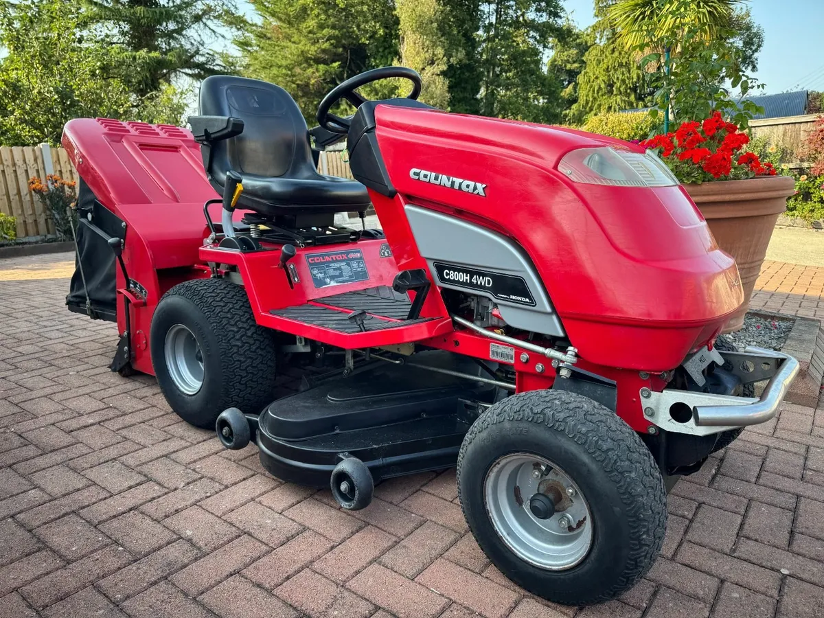 Countax C800H 4WD Ride on Tractor Lawnmower - Image 1
