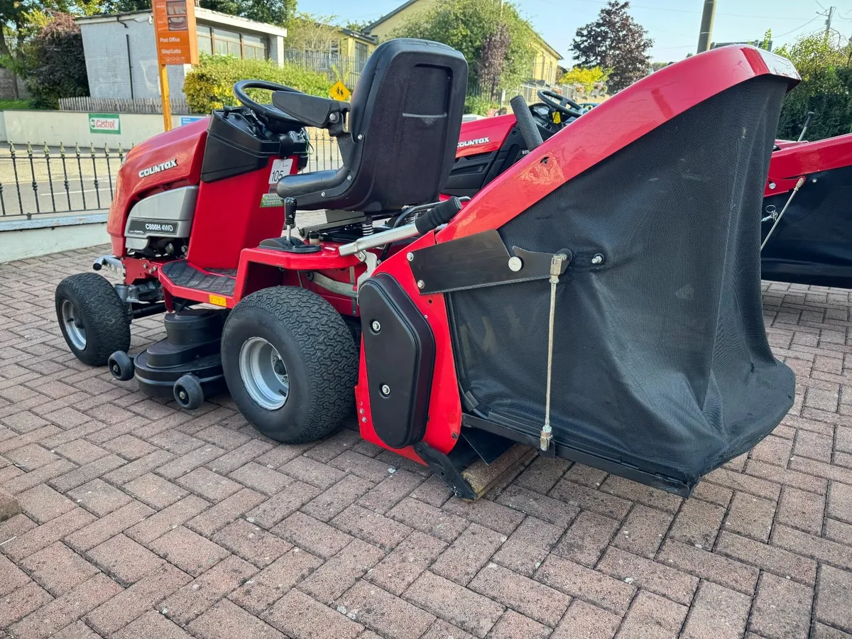 Countax C800H 4WD Ride on Tractor Lawnmower - Image 3