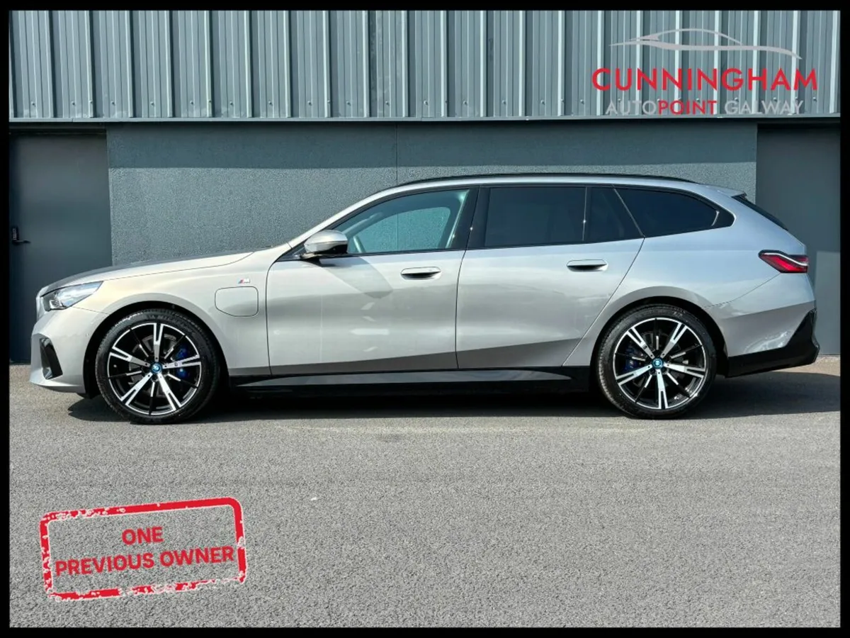 BMW 5-Series 530e M Sport Touring *Tech & Comfort - Image 3