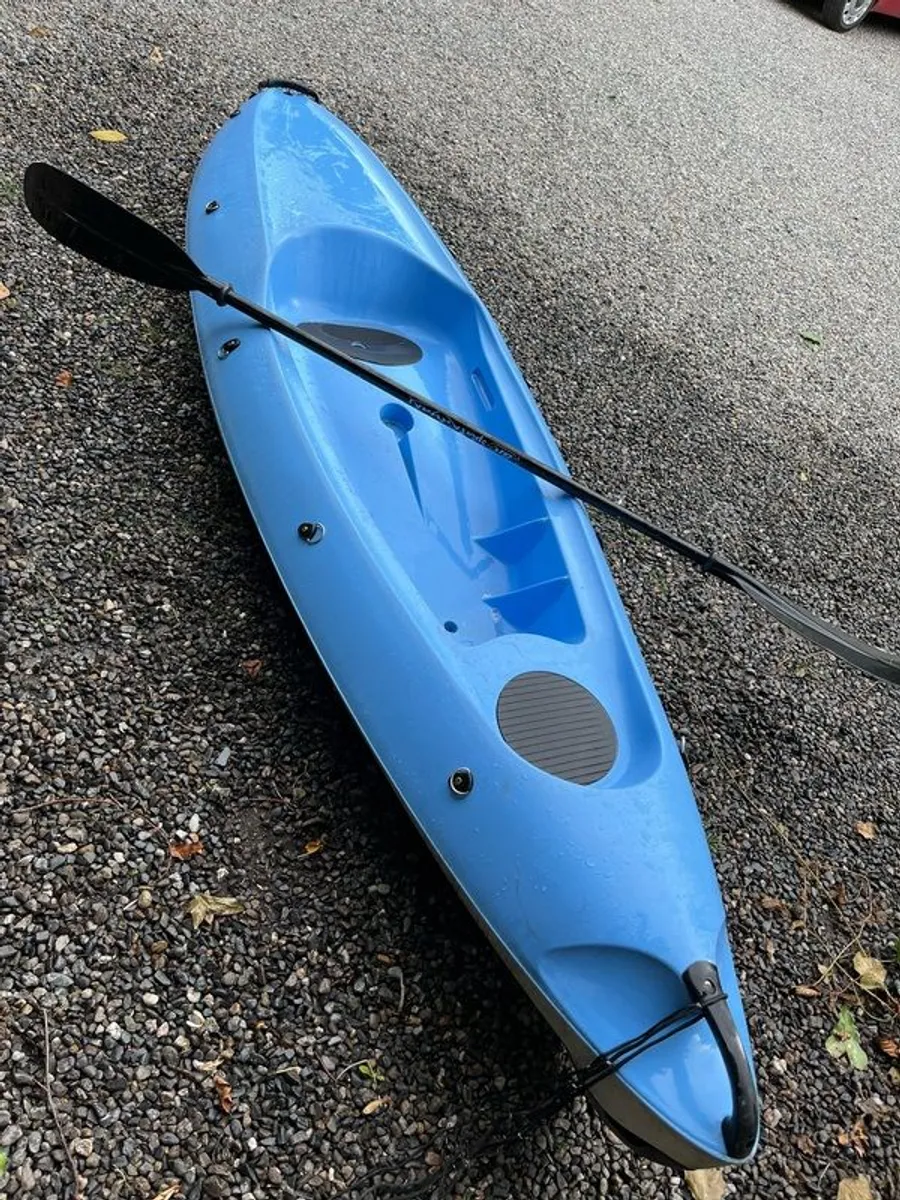 10ft 2 person Kayak with oar. - Image 1