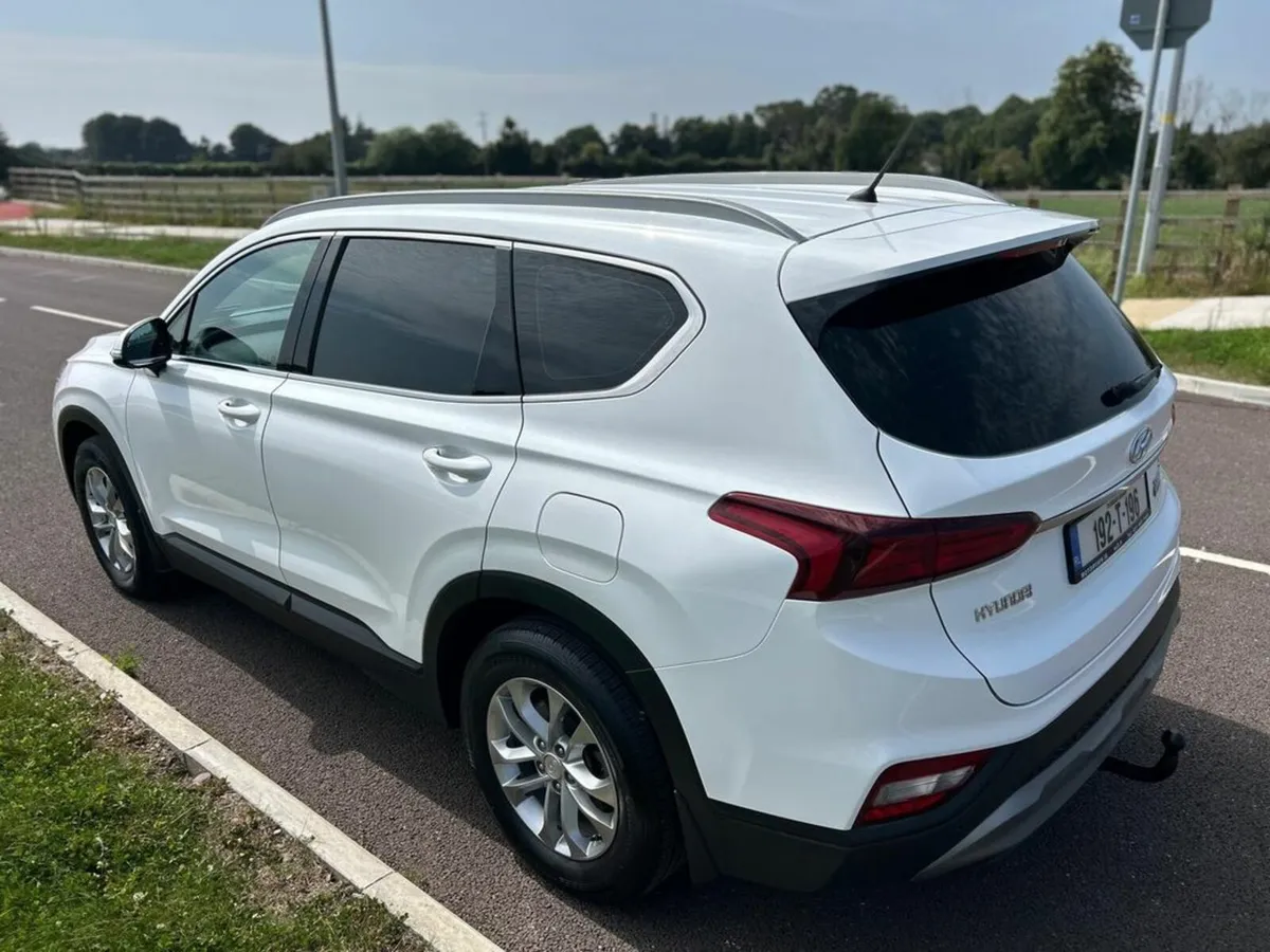 Hyundai Santa Fe 2WD Comfort Plus 5DR *7 SEATER* I - Image 3