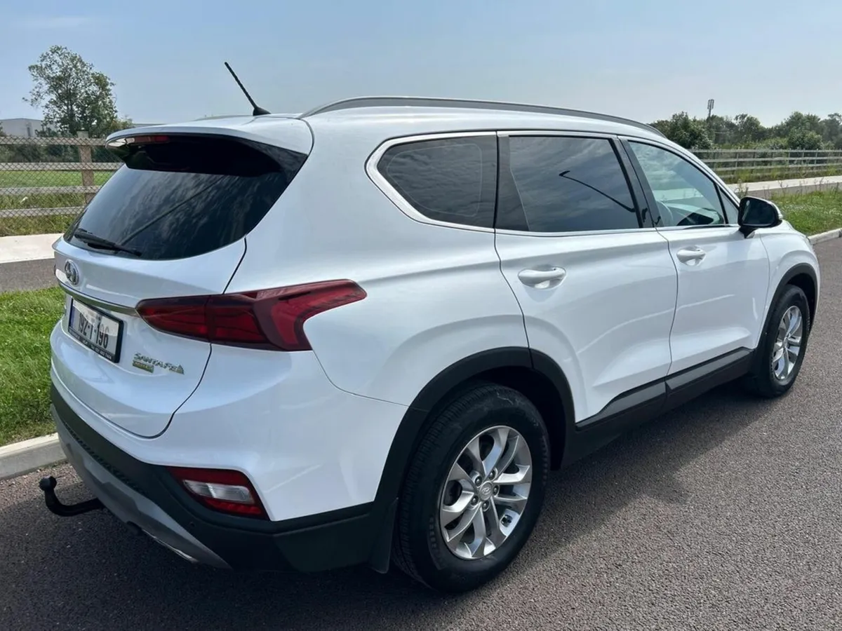 Hyundai Santa Fe 2WD Comfort Plus 5DR *7 SEATER* I - Image 4