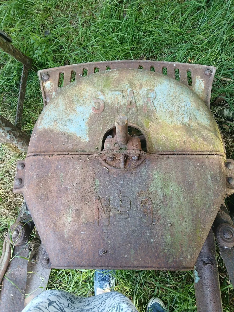 Vintage ploughs and pulpers - Image 3