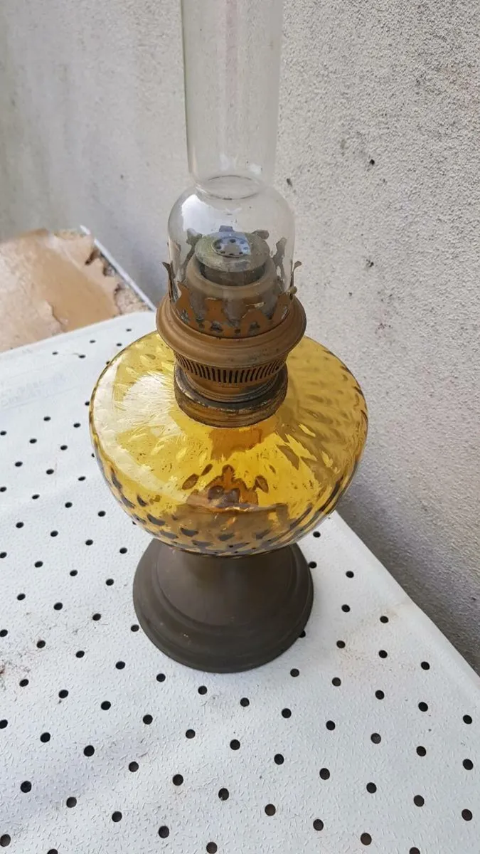 Vintage glass oil lamp postage possible - Image 2