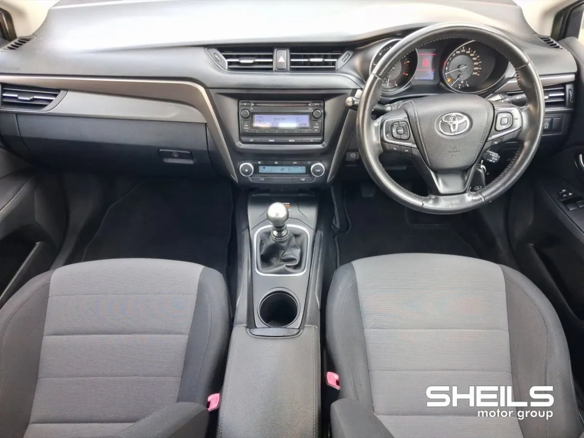 Toyota Avensis 1.6 D-4d Aura Saloon - Image 3