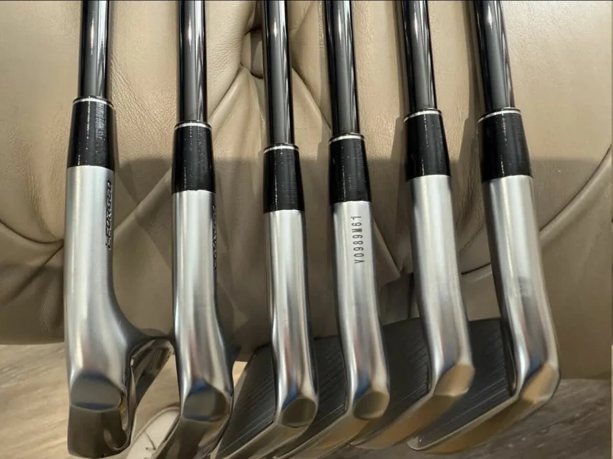 2025 Srixon ZXi7 Irons(5-PW) with Upgraded Black - Image 2