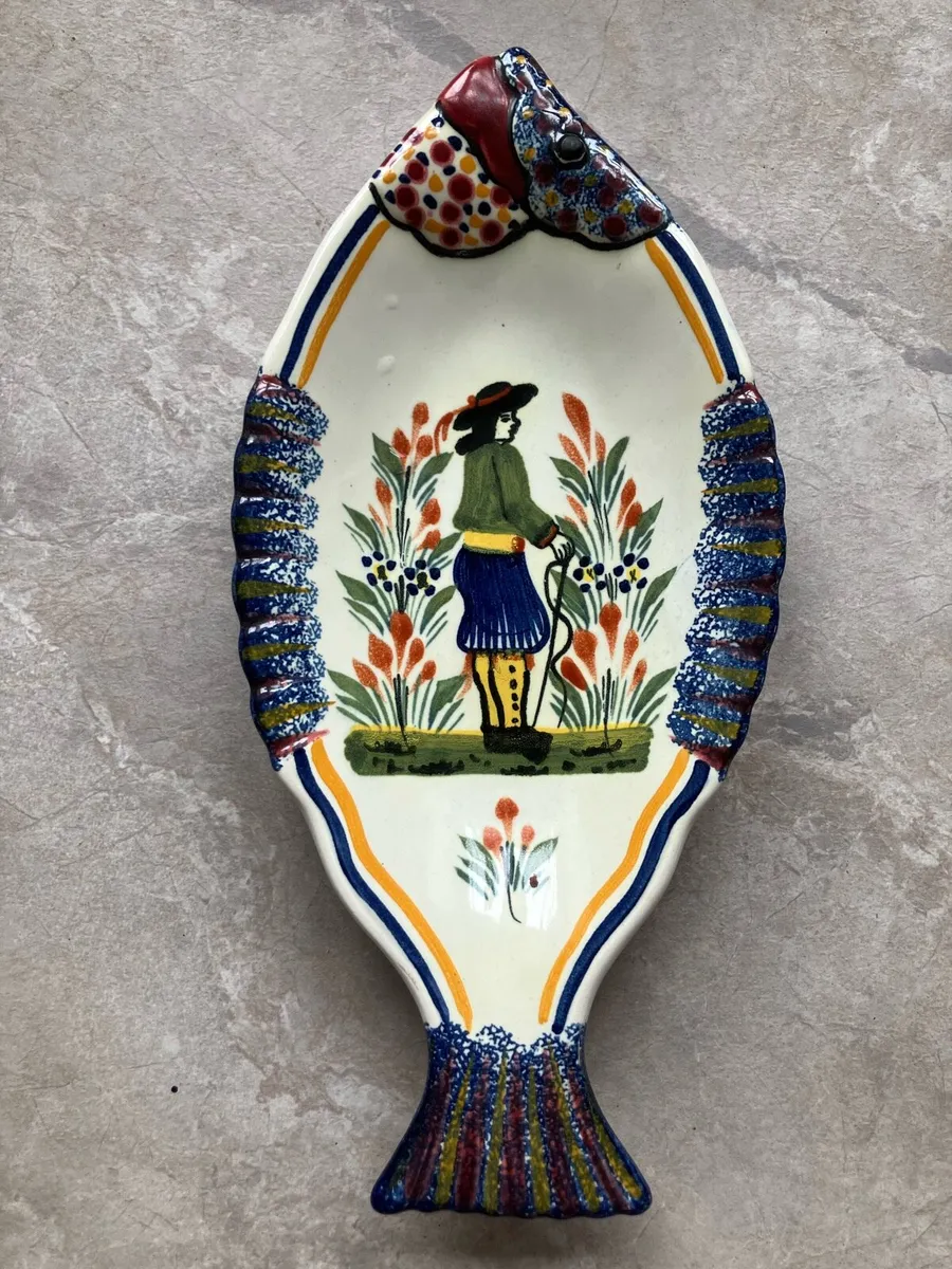 2 vintage HB Henriot Quimper French fish plates - Image 2