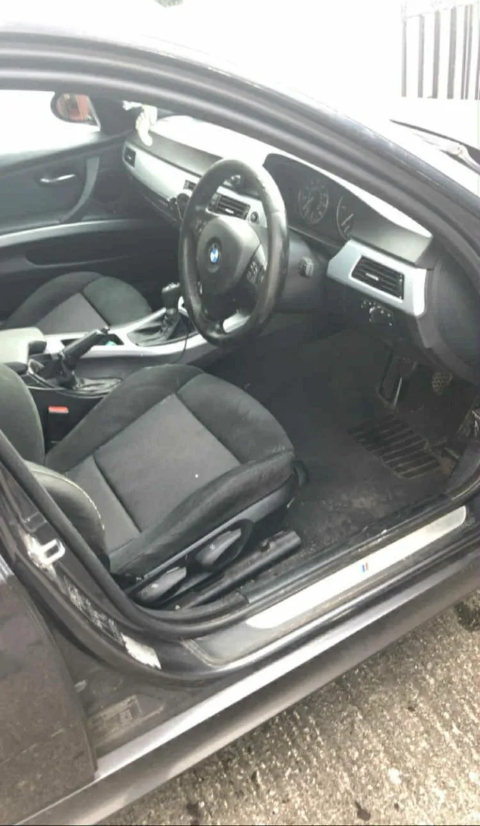 BMW 3-Series 2008 M sport for repair or breaking - Image 2