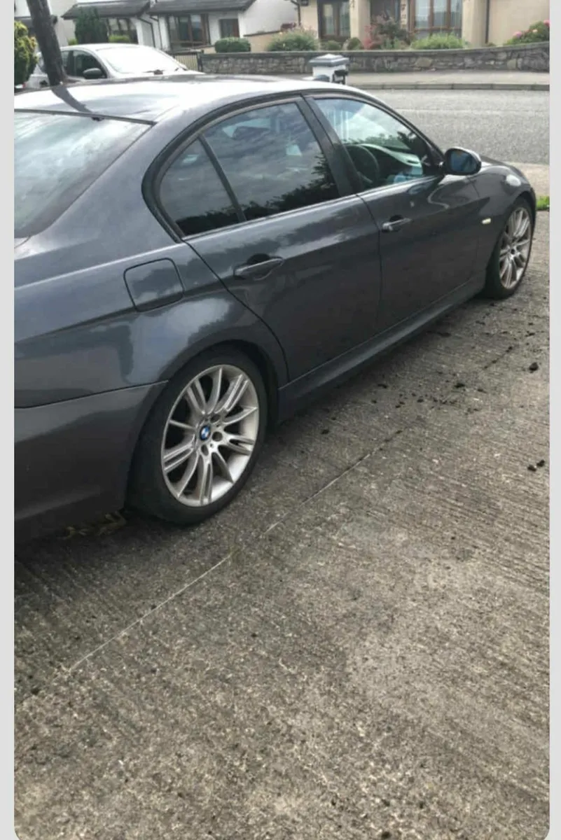 BMW 3-Series 2008 M sport for repair or breaking - Image 4