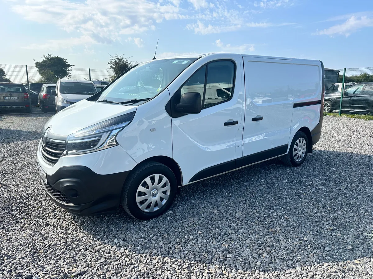 Renault Trafic 2019  SWB Only 54 KMS - Image 3