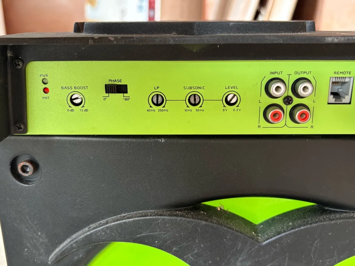 1000w Fusion subwoofer and Amp. - Image 3