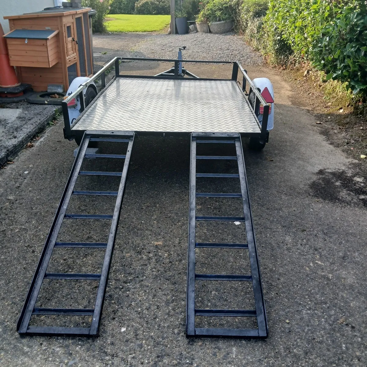 Trailer - Image 1