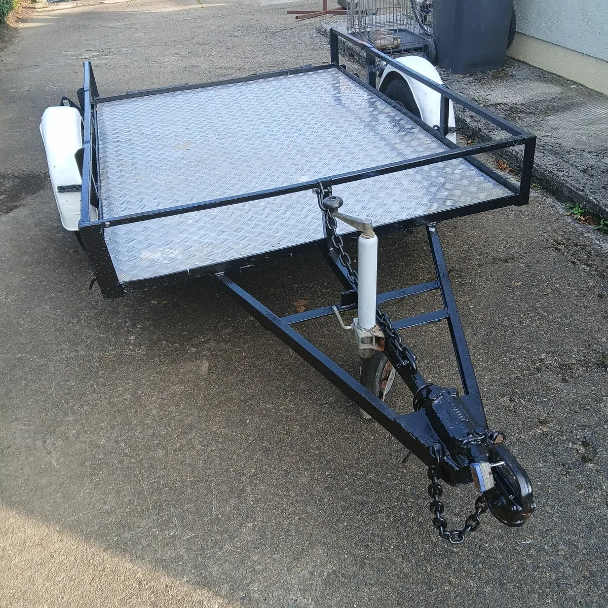 Trailer - Image 2