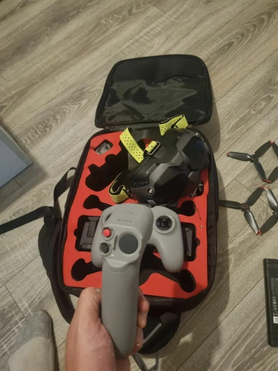 DJI FPV Flymore Combo with Three Batteries - Image 4