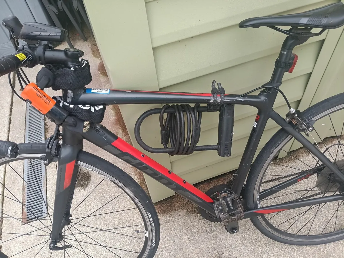 Giant Road Bike - Image 2