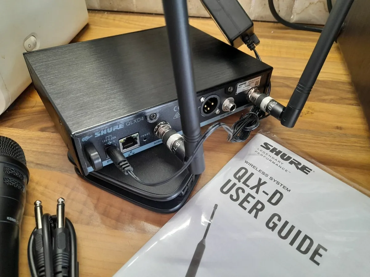 Shure wireless microphone - Image 2