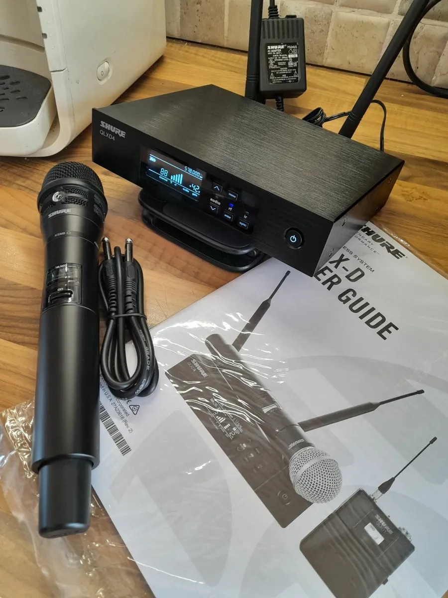 Shure wireless microphone - Image 4