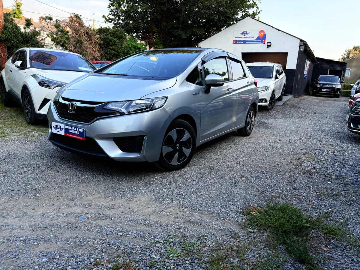 2015 Honda Fit Hybrid - Image 4