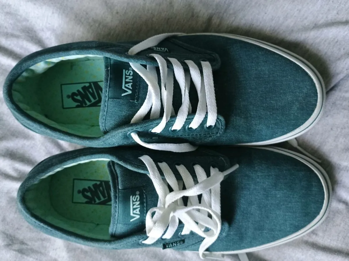 Van off the wall - Image 1