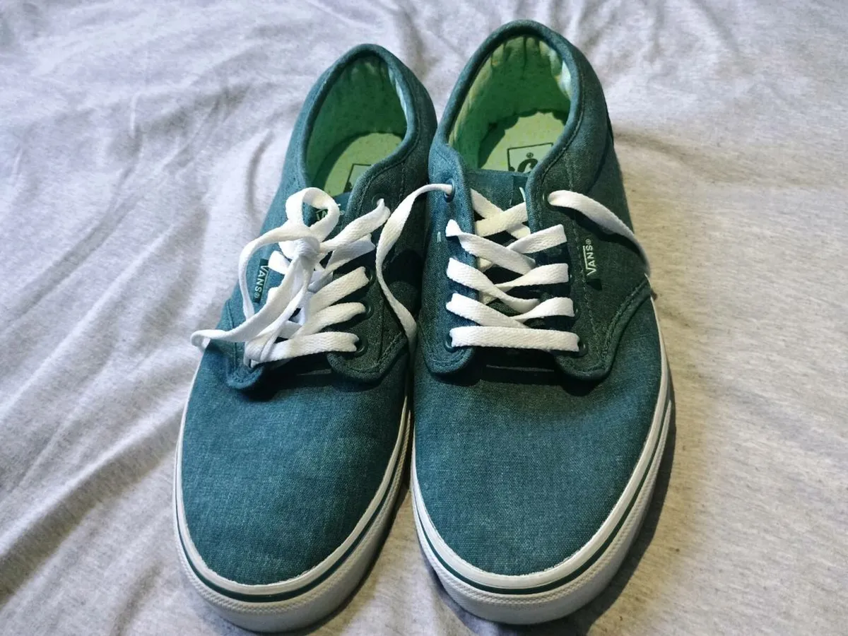 Van off the wall - Image 2