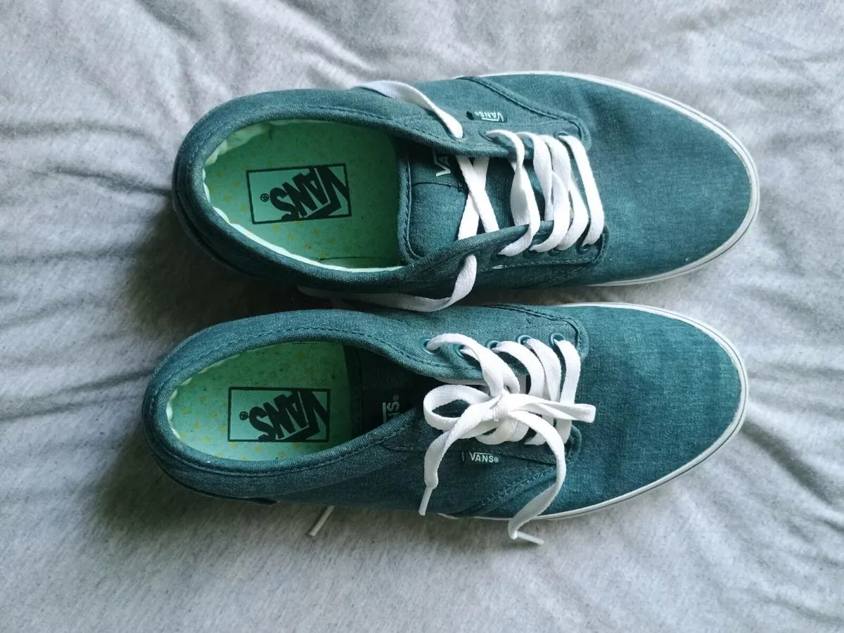 Van off the wall - Image 4