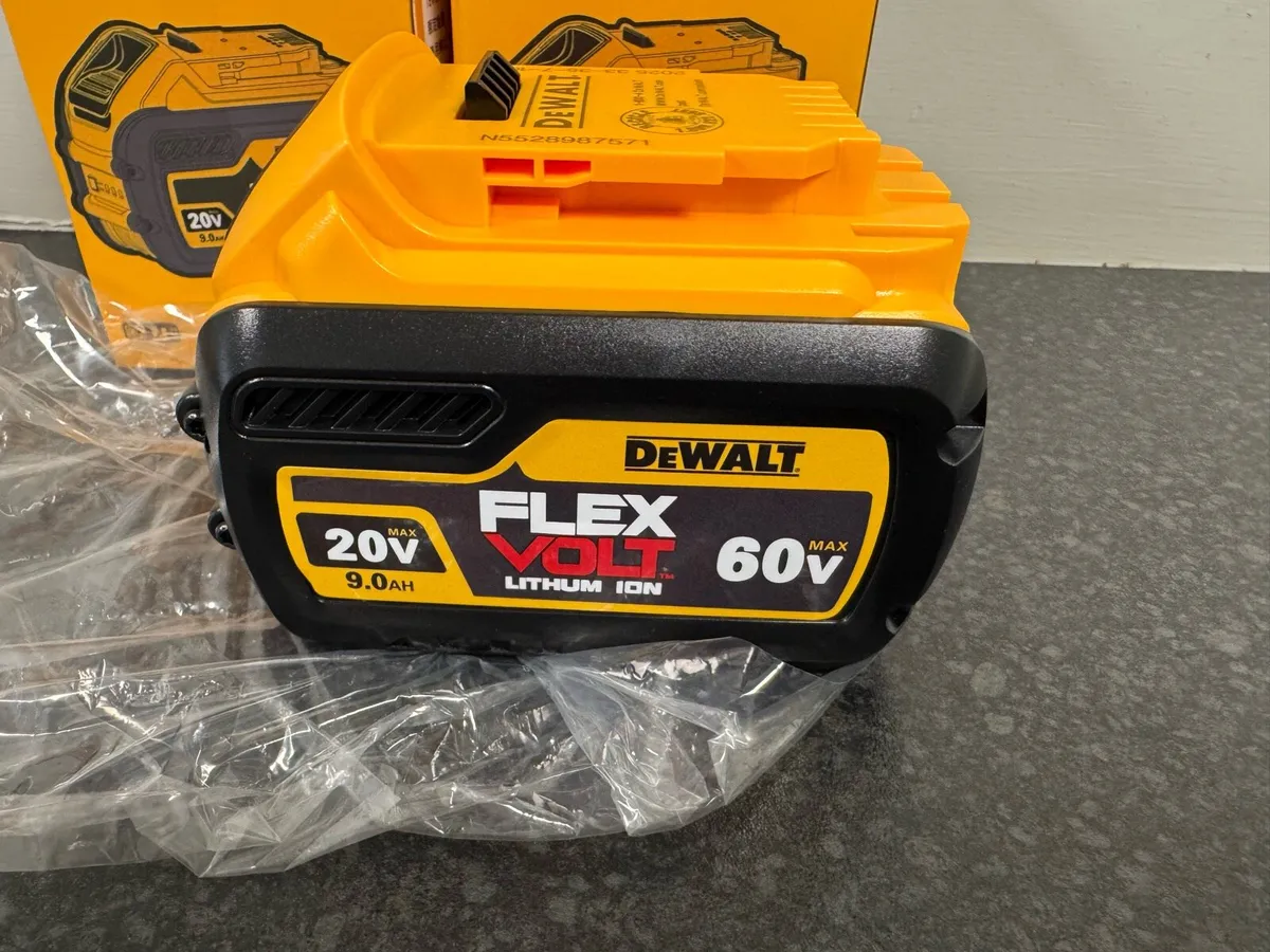 DeWalt battery - Image 2