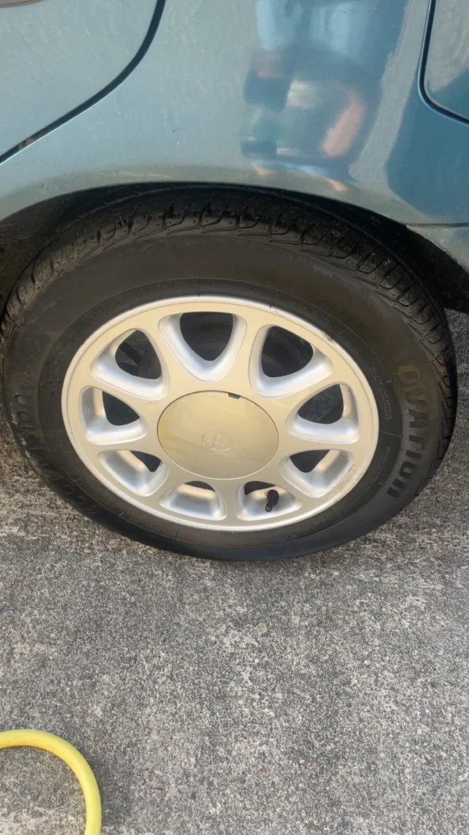 Toyota Corolla breaking - Image 4