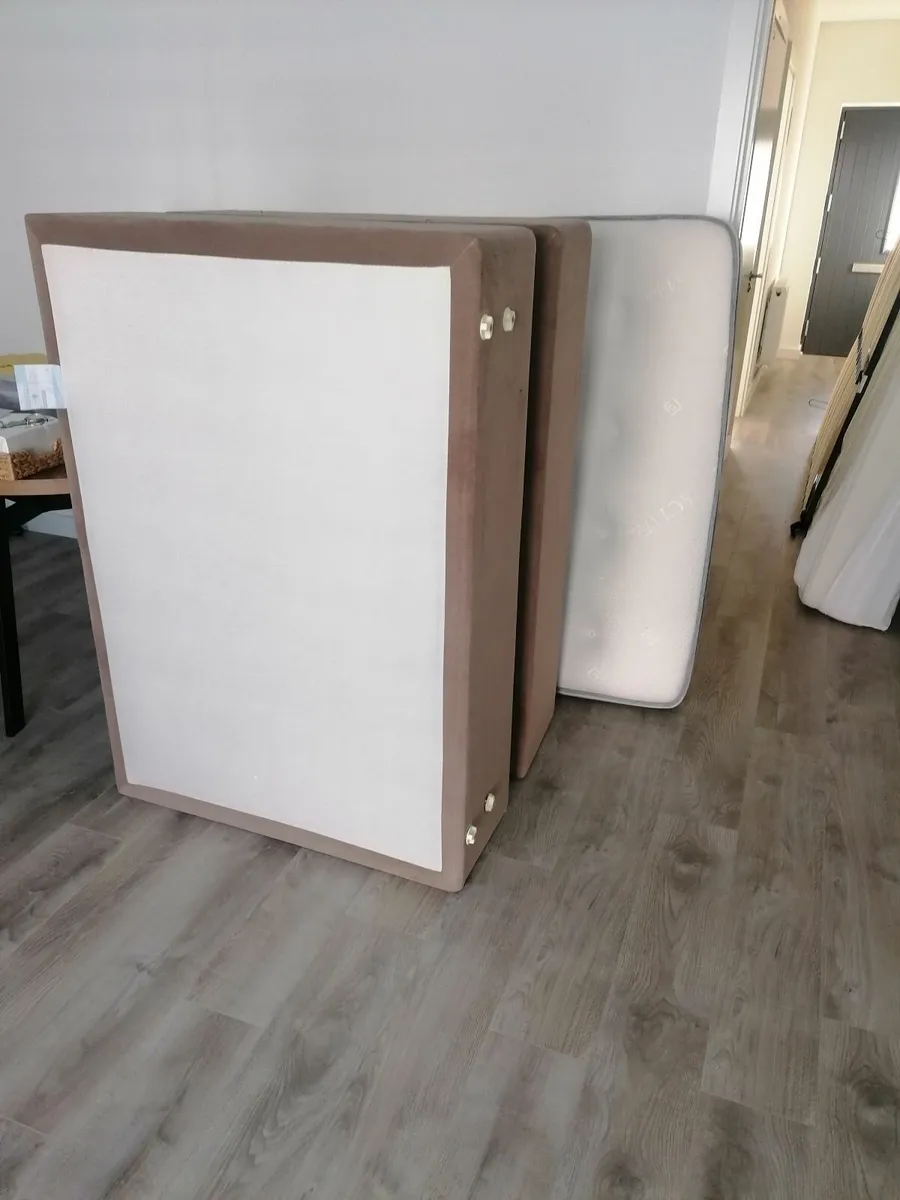 Double bed - Image 1