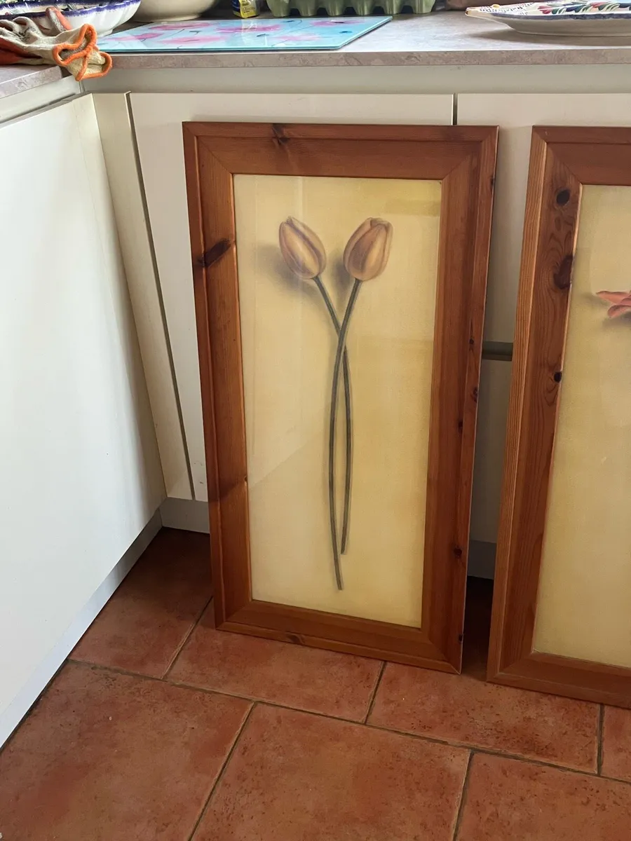 Set of 3 beautiful flower art framed pictures - Image 2