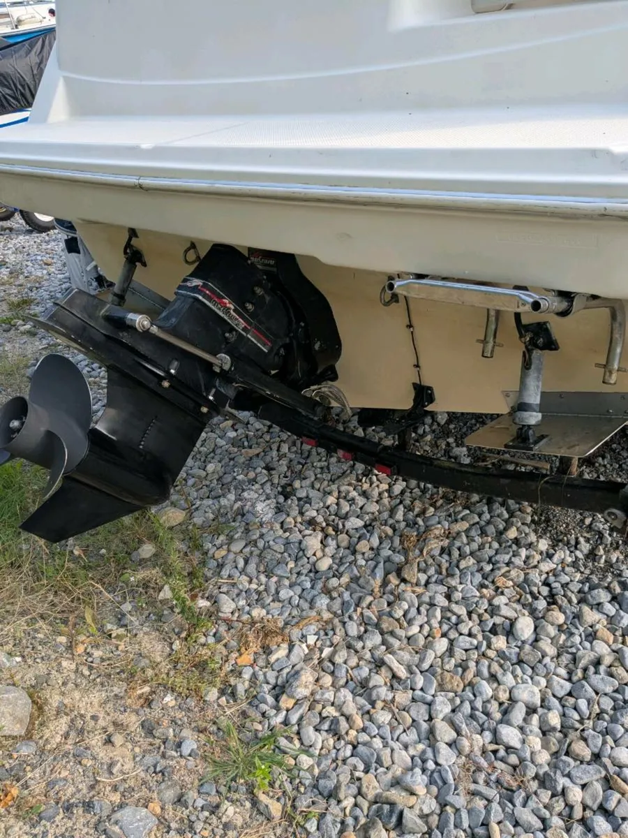 Bayliner 2355 - Image 3