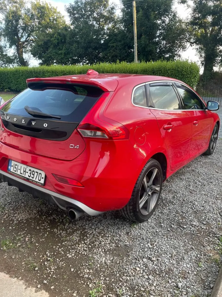 €5600 Volvo V40 R-Design NCT & TAX - Image 2