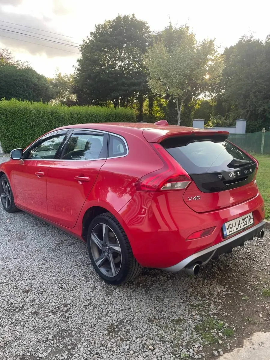 €5600 Volvo V40 R-Design NCT & TAX - Image 3