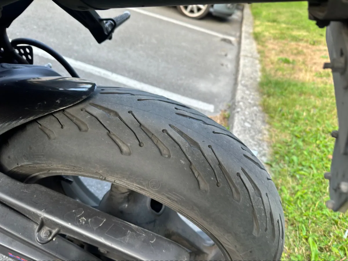 Honda CBR 600 RR Racing - Image 2