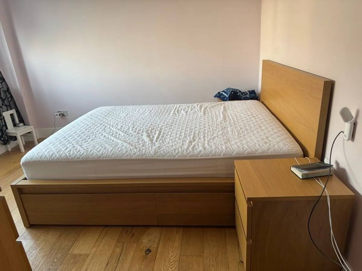 king bed and mattress - Image 1