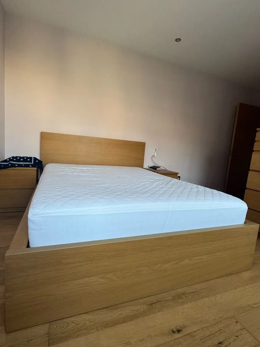 king bed and mattress - Image 4