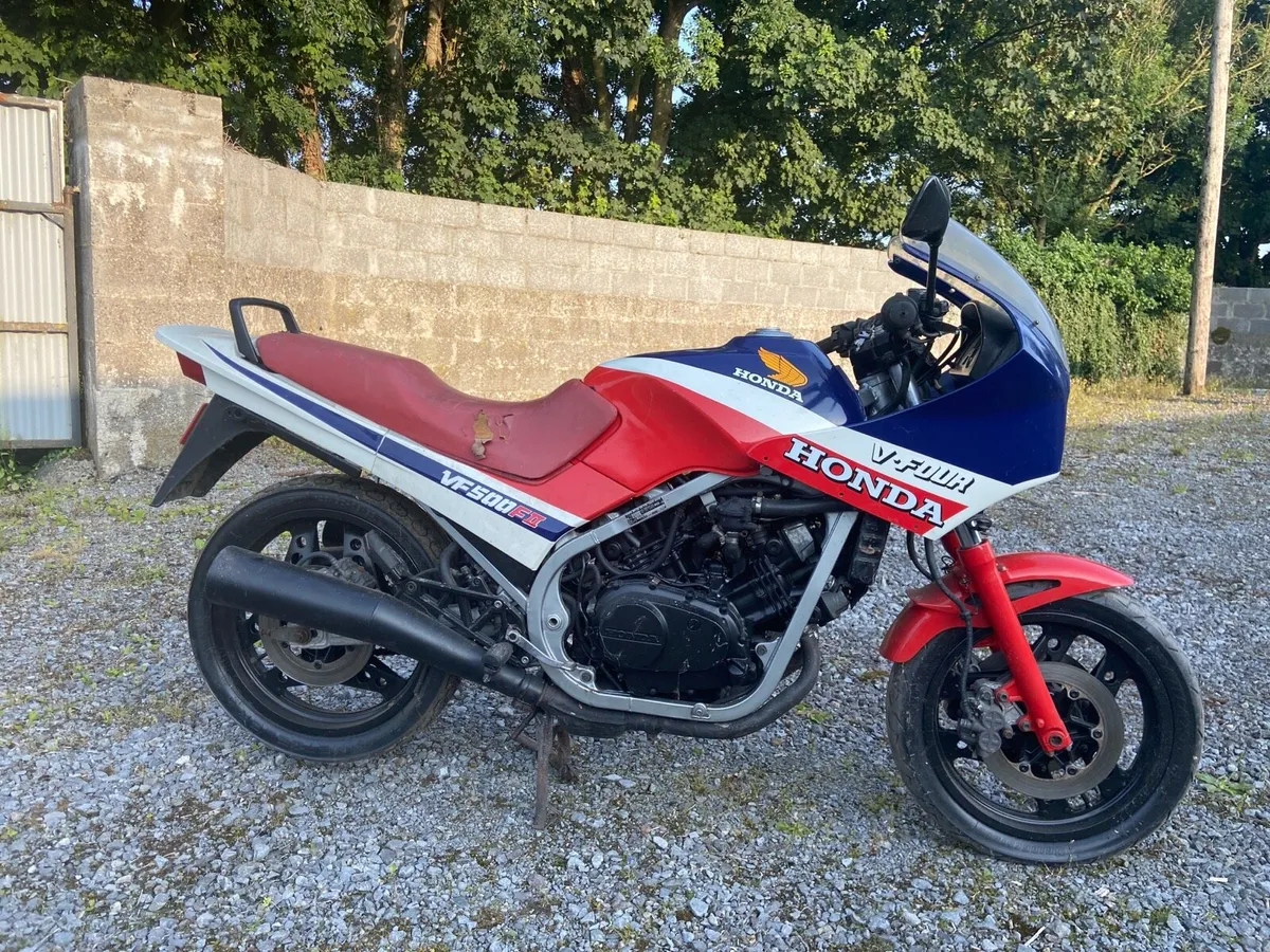 Honda VF 500 f - Image 1
