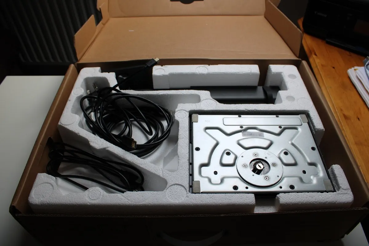 Lenovo Thinkvision Monitor - Image 3
