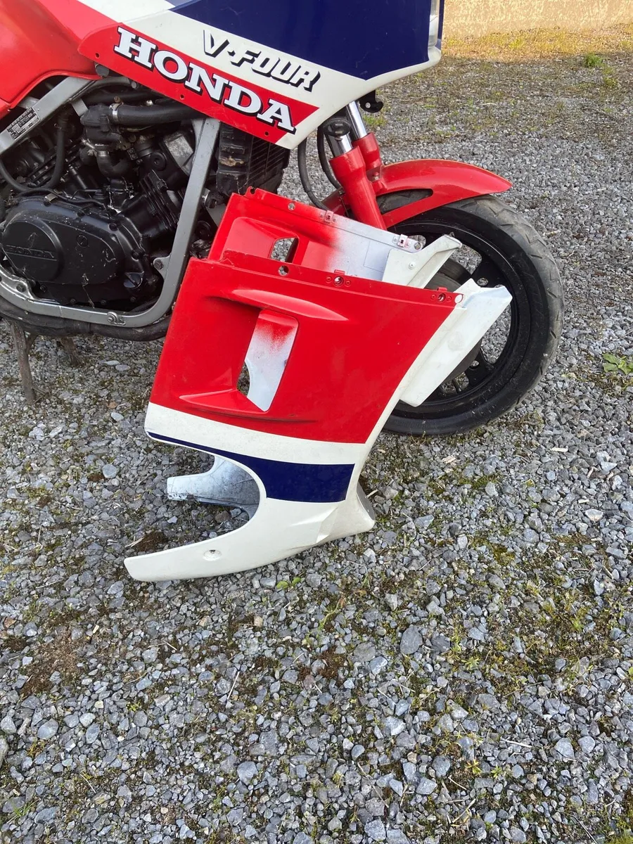 Honda VF 500 f - Image 4