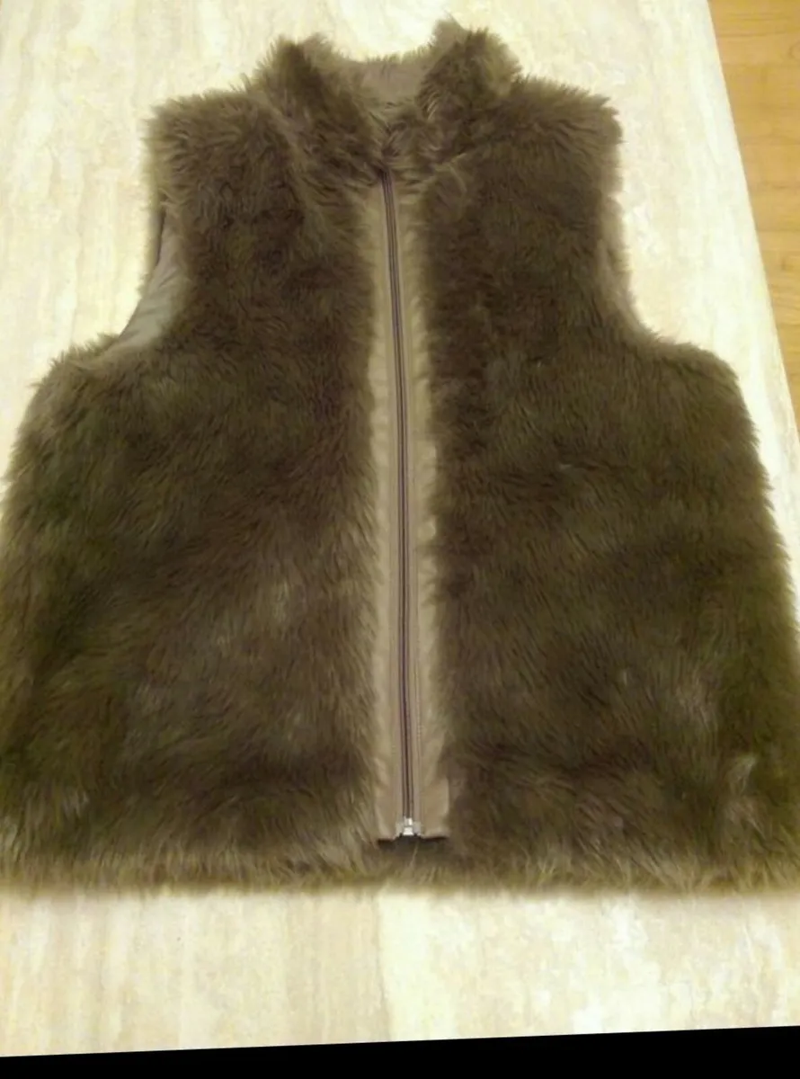 Beautiful Faux Fur Gilet. - Image 2