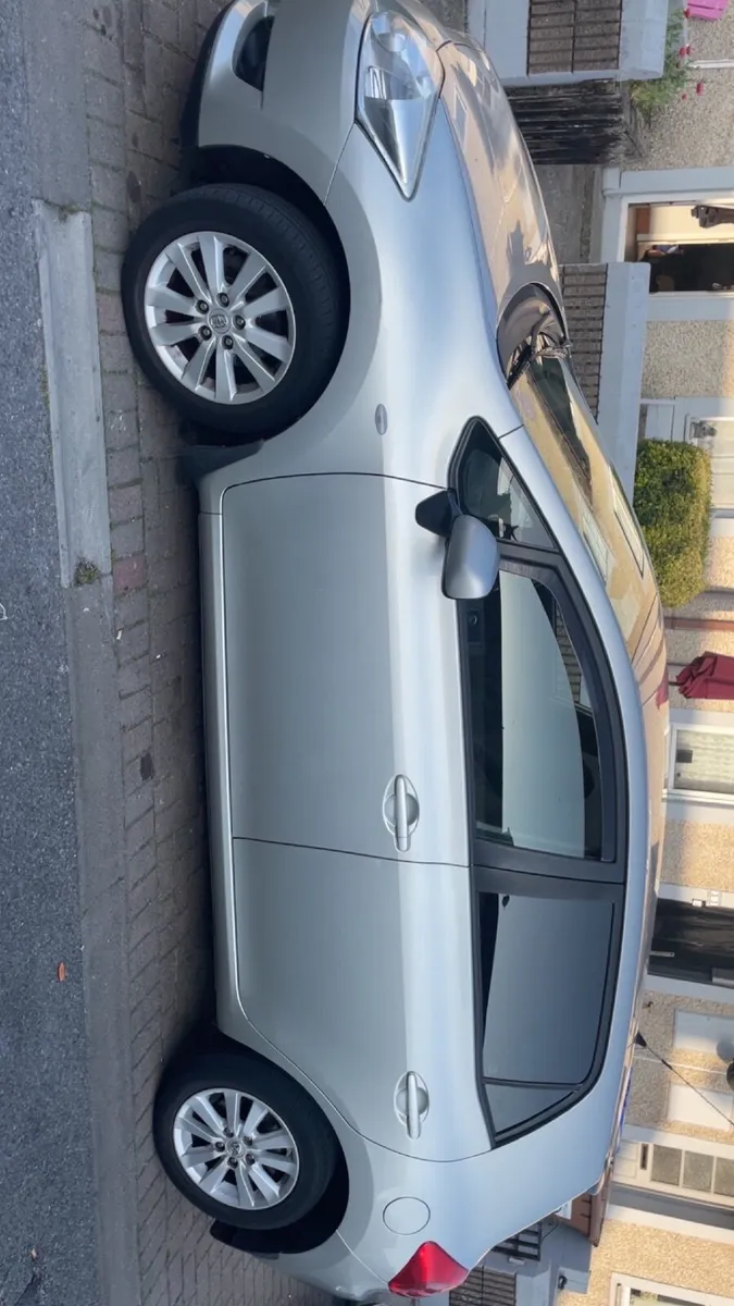 Toyota Auris 2008 - Image 3