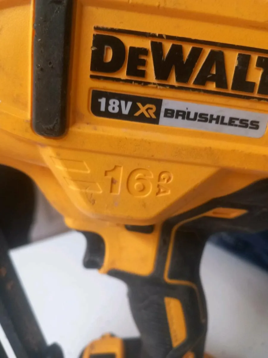 Dewalt nail gun cordless - Image 1