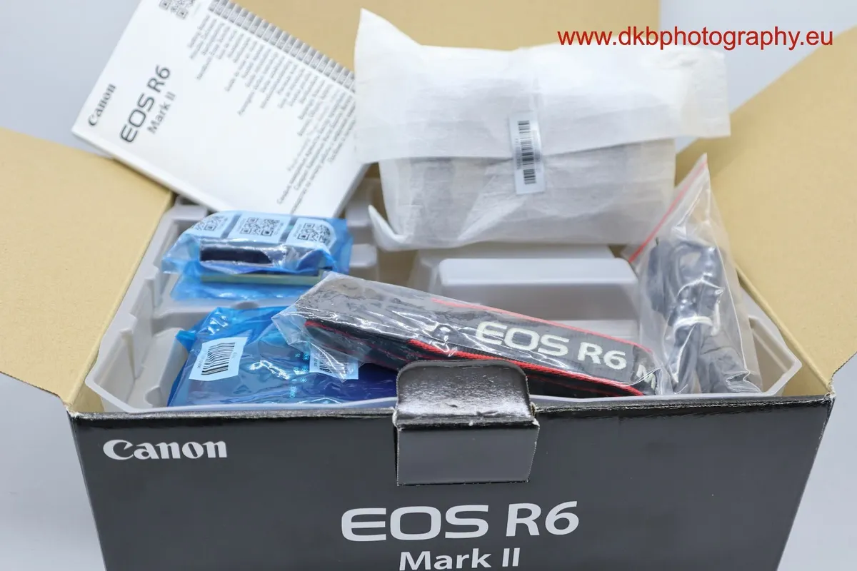CANON EOS R6 Mark II MIRRORLESS CAMERA #0540 - Image 2