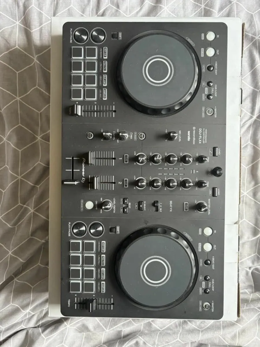 Pioneer DDJ-FLX4 Double Deck 2-Channel Controller - Image 1