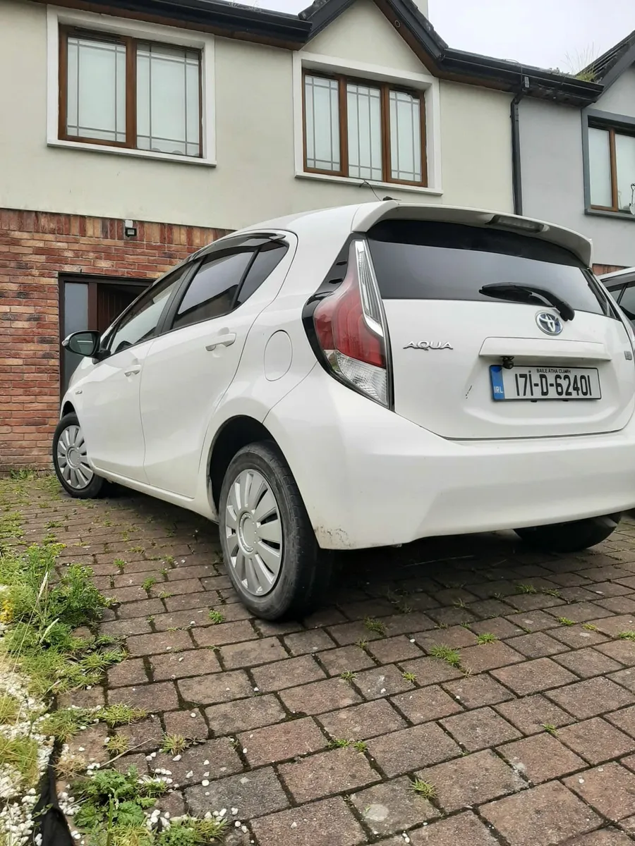 Toyota Aqua 2017 - Image 2