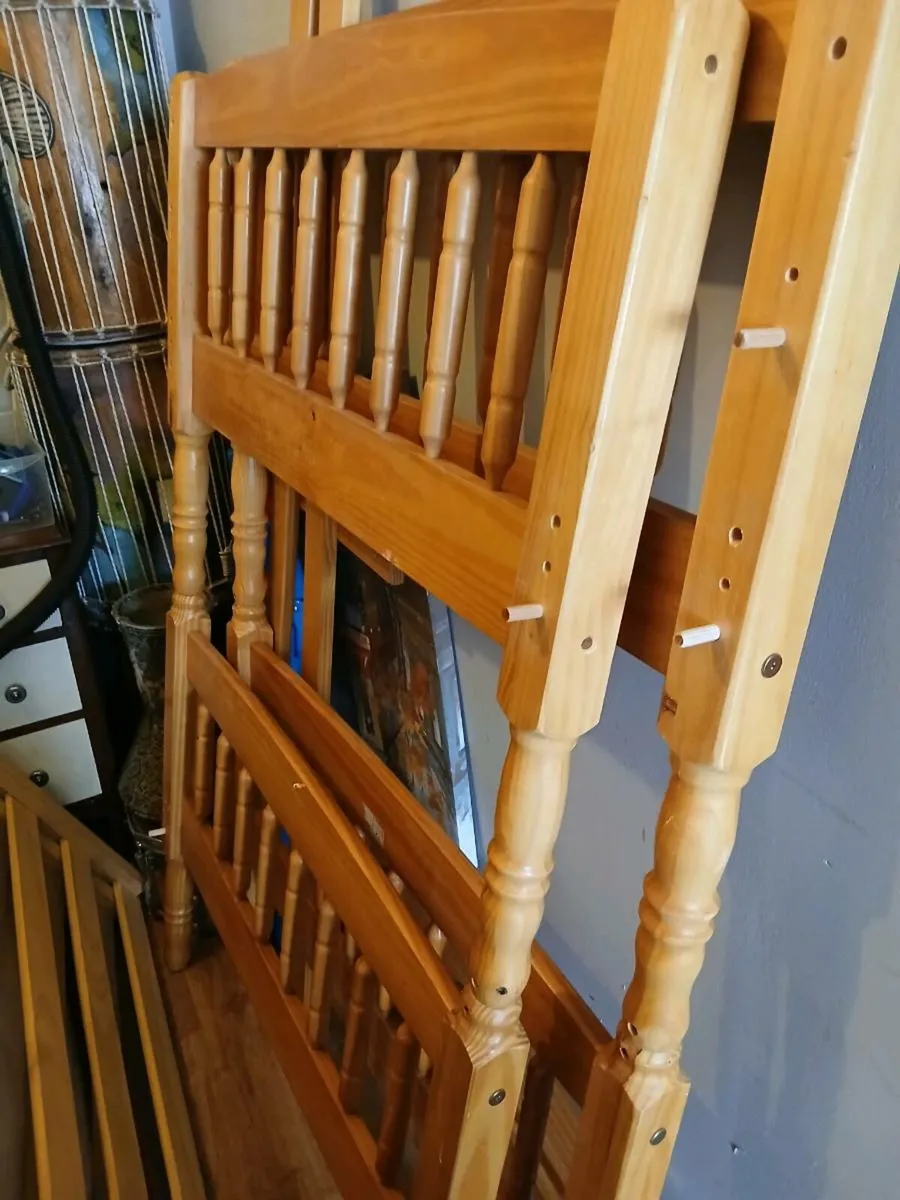 Bunk beds - Image 1