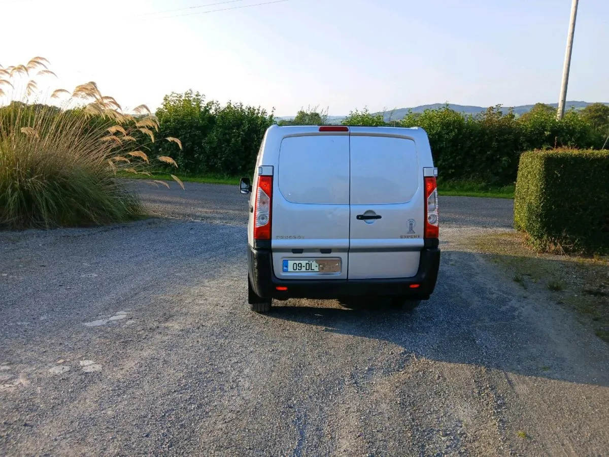 Van - Image 4