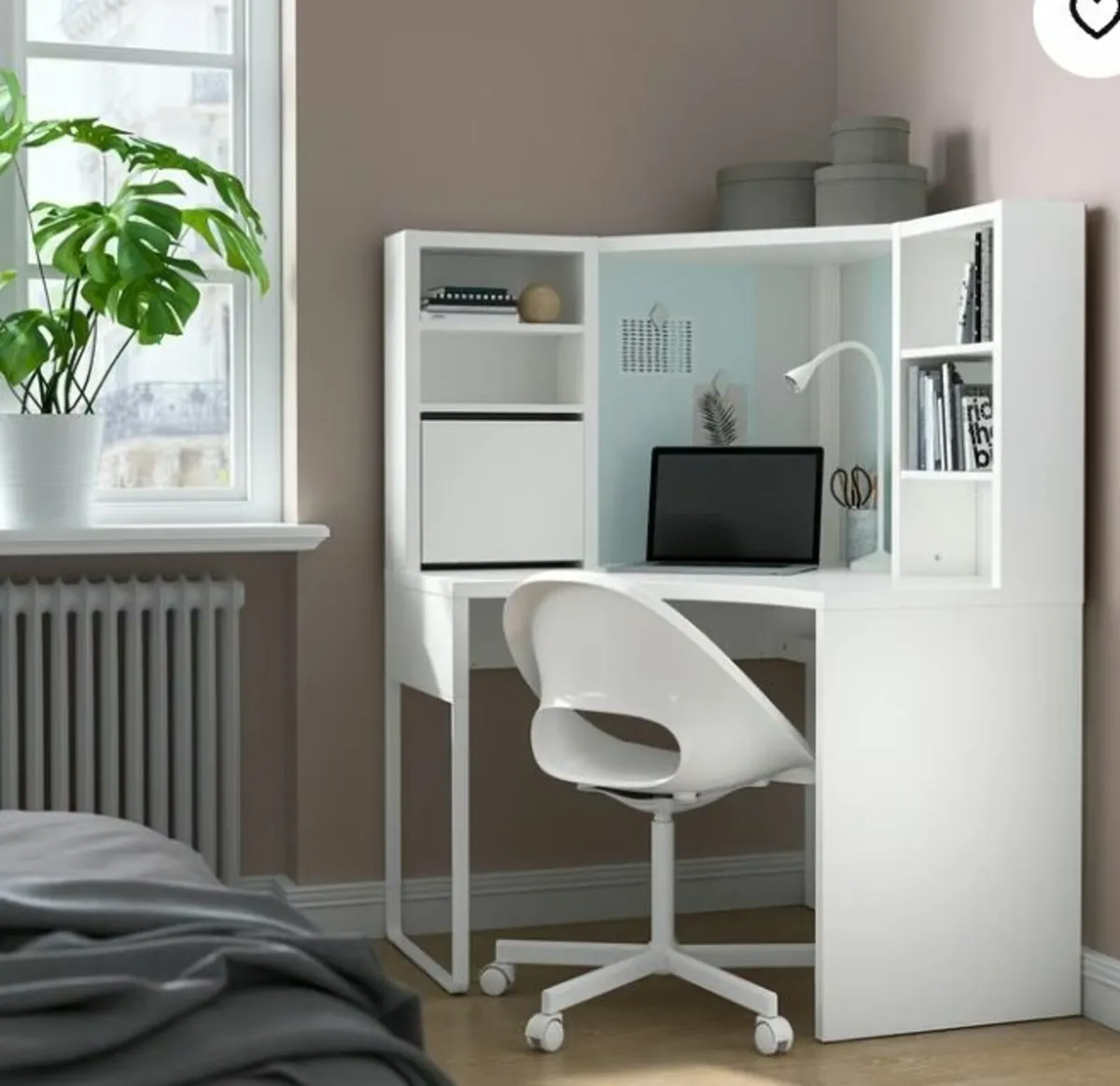 Bedroom / desk unit. - Image 1
