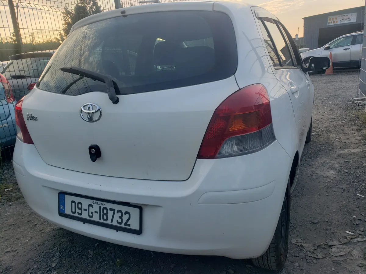 Toyota Vitz 2009 - Image 2
